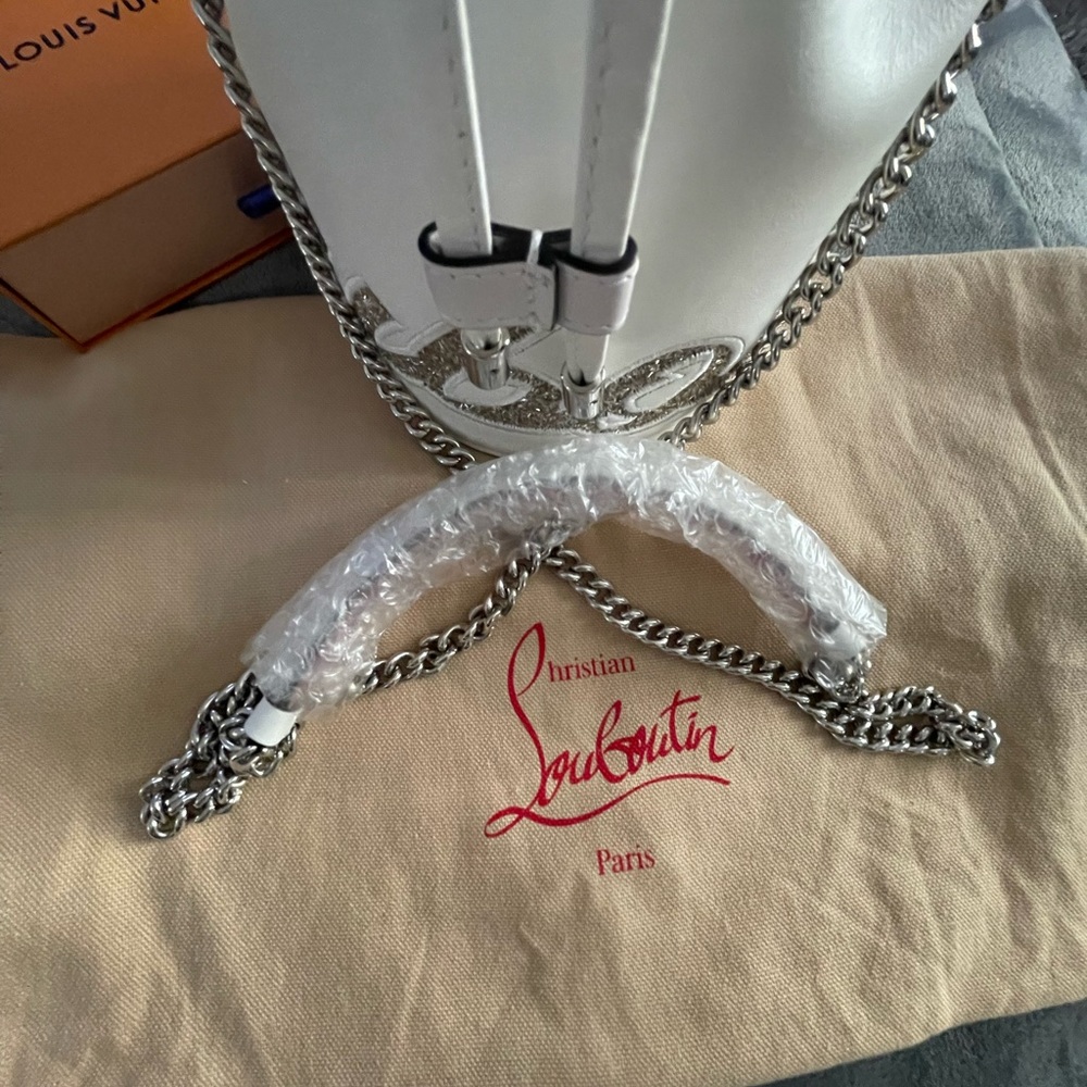 Christian louboutin Marie Jane Embellished leather bucket bag White pristine - Picture 11 of 16